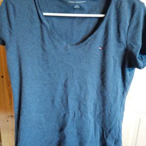 TOMMY HILFIGER BLUE TEE..EUC